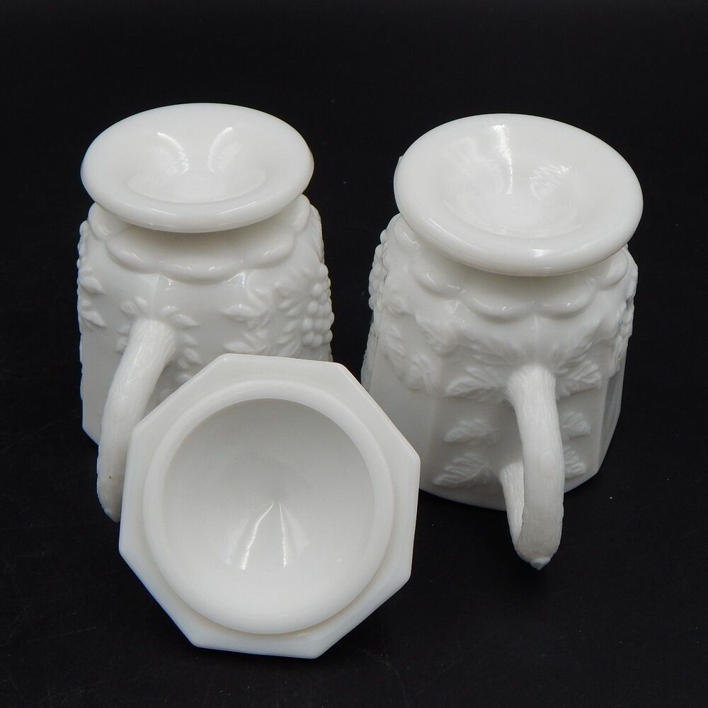 Westmoreland Paneled Grapes White Milk Glass Lidded Sugar Bowl & Creamer Set - Picture 7 of 9